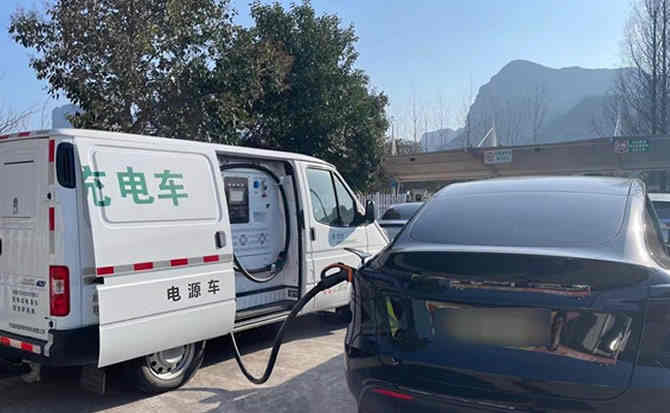 东山区汽车搭电